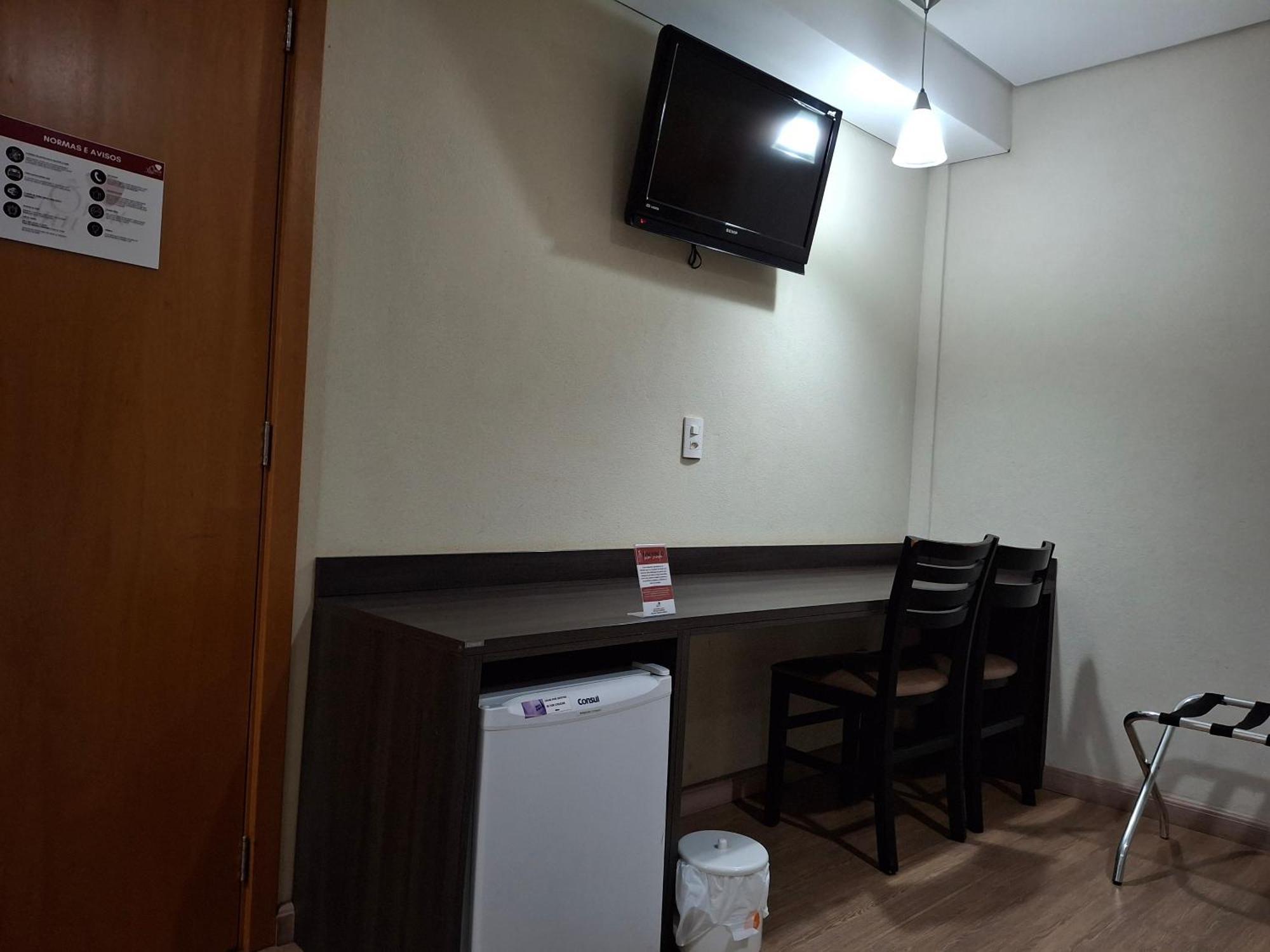 Onix Inn Hotel Cravinhos エクステリア 写真