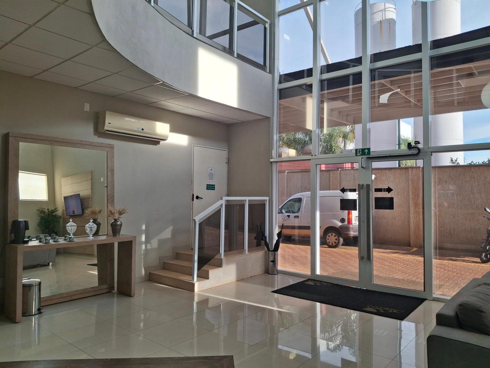 Onix Inn Hotel Cravinhos エクステリア 写真