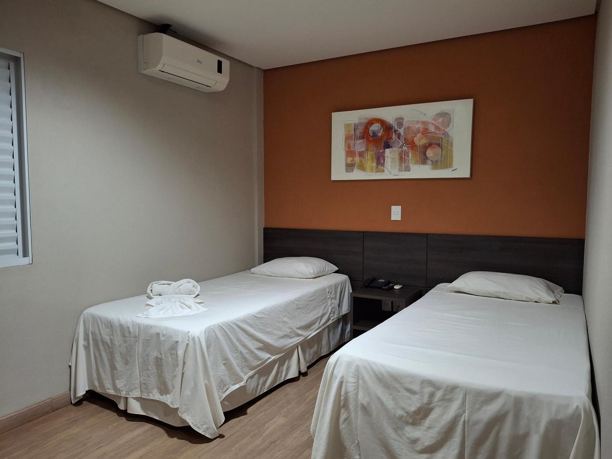 Onix Inn Hotel Cravinhos エクステリア 写真