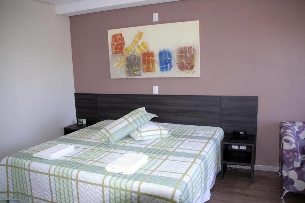 Onix Inn Hotel Cravinhos エクステリア 写真