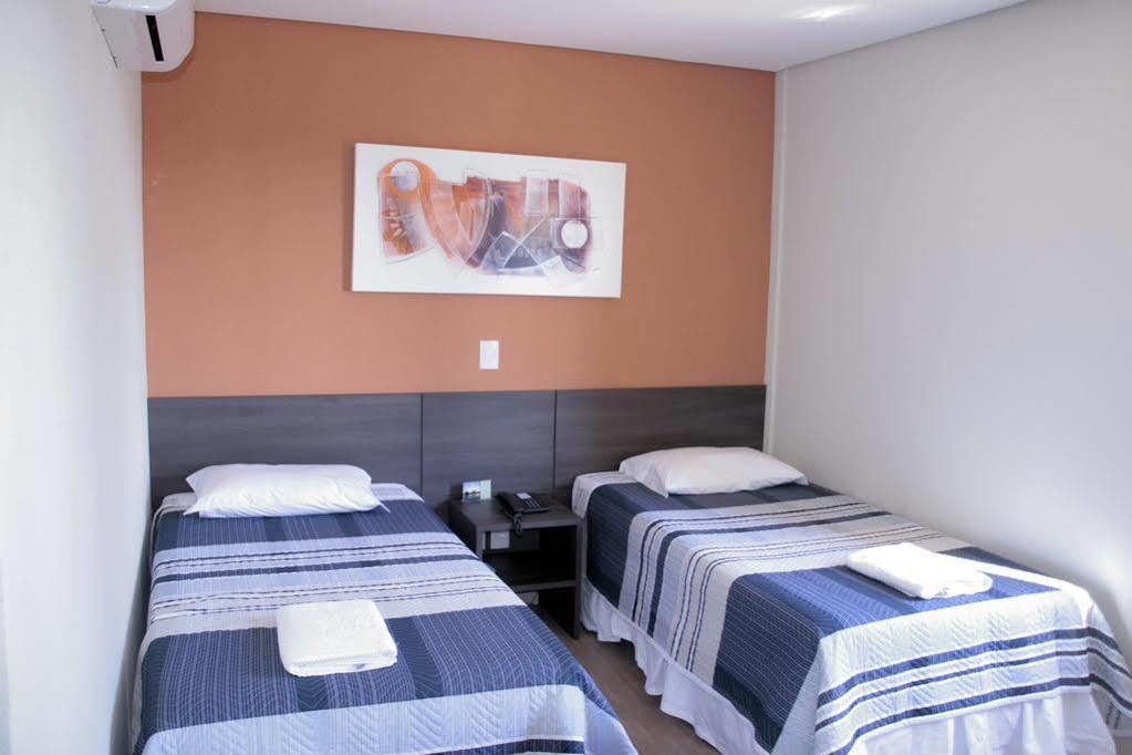 Onix Inn Hotel Cravinhos エクステリア 写真